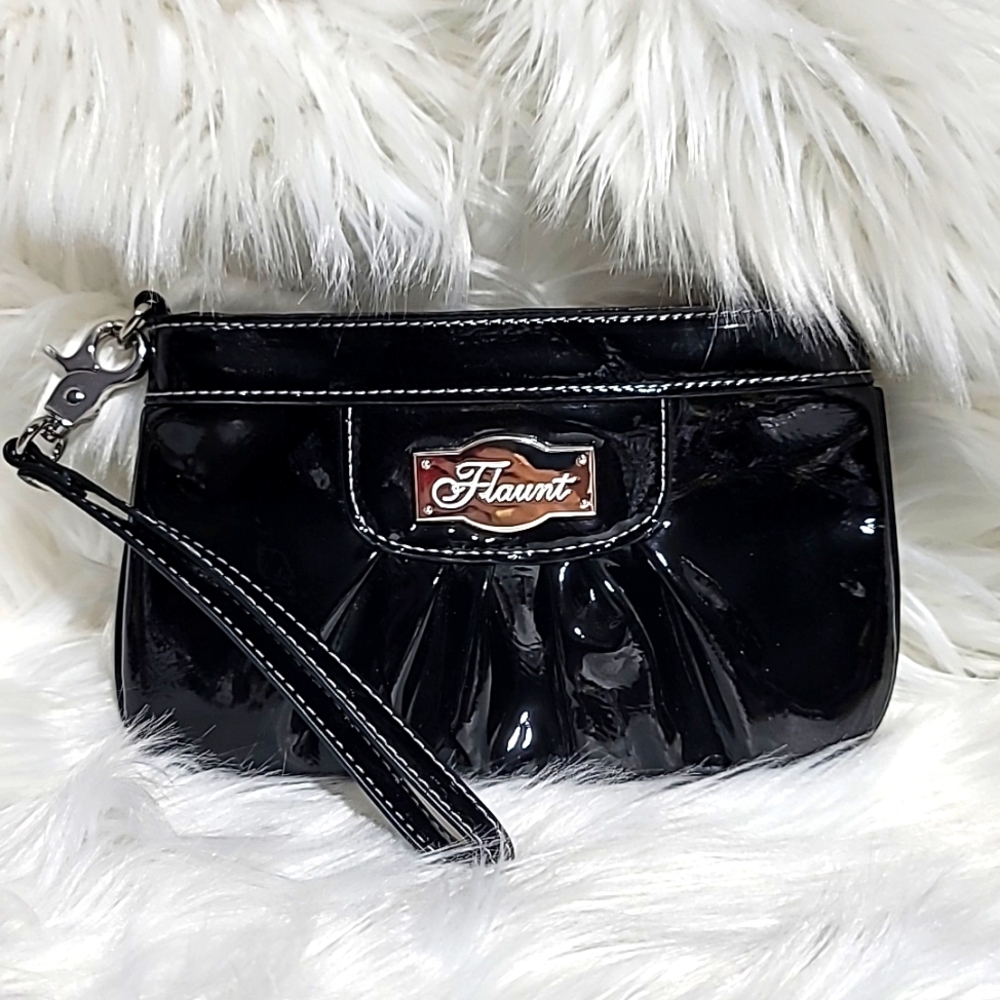 Flaunt wristlet.